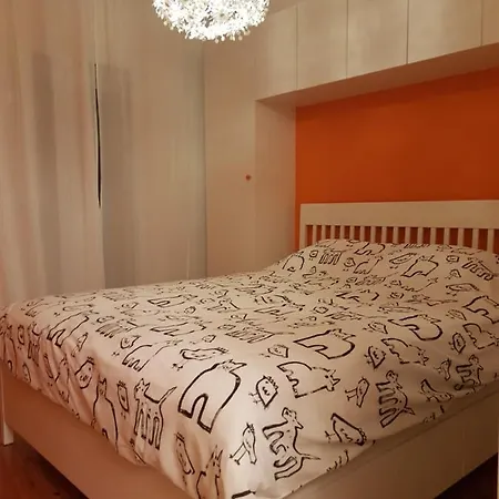 Quiet City Centre With Large Balcony Apartment *